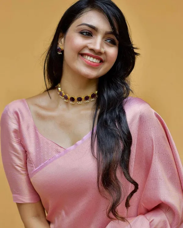 Pink_Woven_Banarasi_Jacquard_Saree_(Pink)